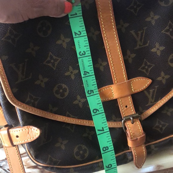 LouisVuittonSaumur shoulder crossbody 35 bag - Picture 16 of 17